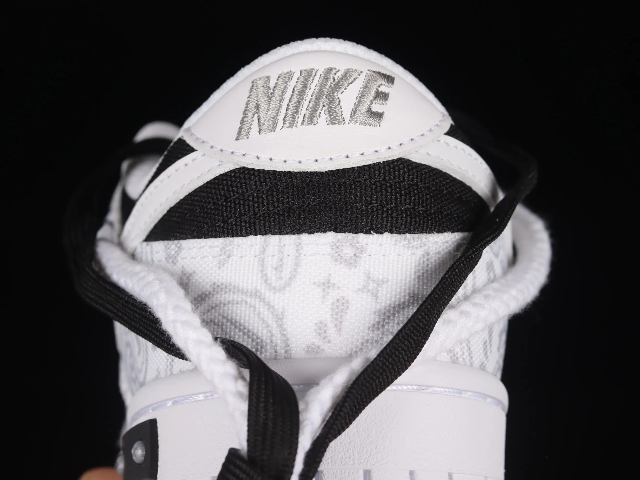 All categories Nk SB Dunk series Nk SB Dunk Low low-top sneakers Nk Dunk Low ESS reverse cashew flower micro industry customized version of deconstructed strap casual sneakers DJ9955-100